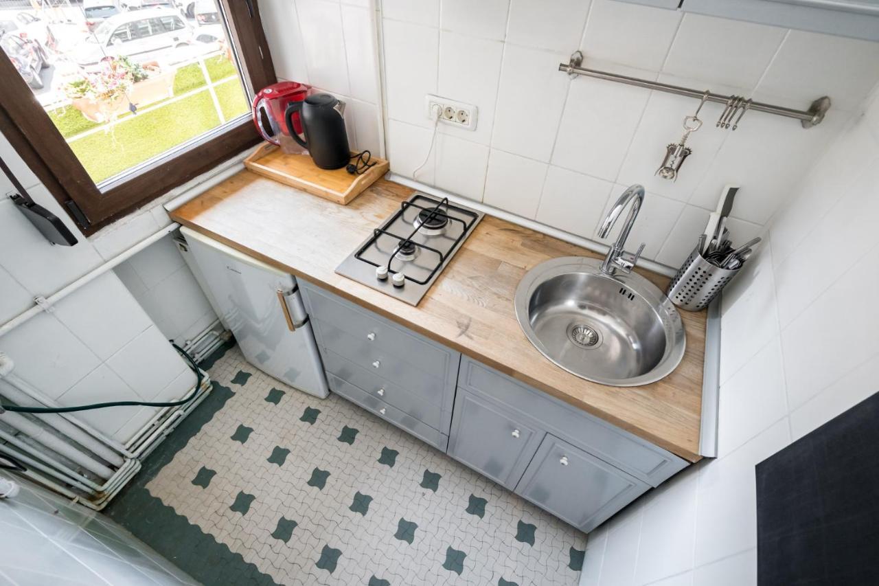 Sleek Comfort - A Blend Of Style And Convenience Appartamento