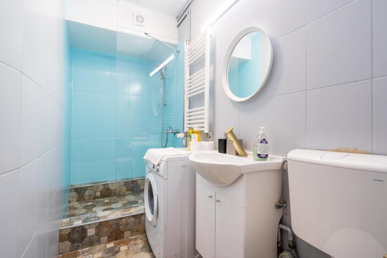 Appartamento Sleek Comfort - A Blend Of Style And Convenience